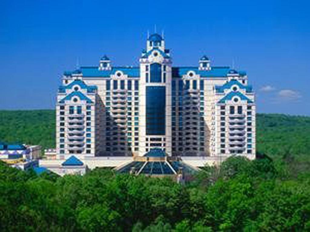 Grand Pequot Tower At Foxwoods Hotel Mashantucket Exterior photo