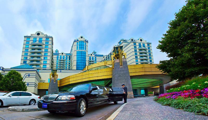 Grand Pequot Tower At Foxwoods Hotel Mashantucket Exterior photo